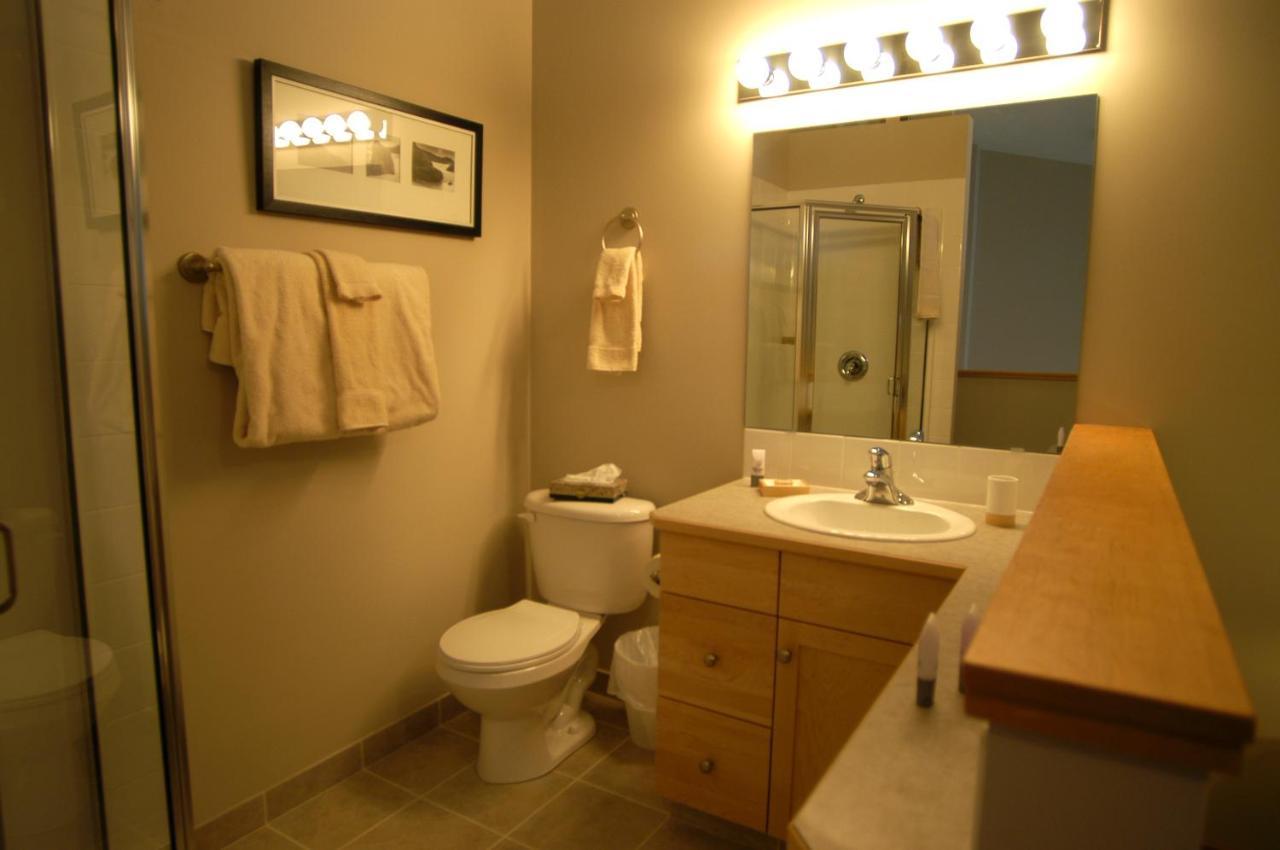 Apartment 407, Contemporary Decor Canmore Kültér fotó